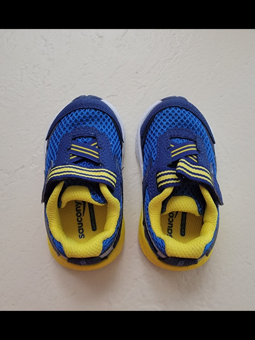 Saucony Kids' Blue & Yellow Lightweight Athletic Shoes - Toddler Size 4.5W